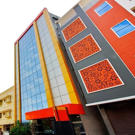 Oyo 29131 Hotel Mn Grand Shamshabad Esterno foto