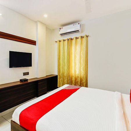 Oyo 29131 Hotel Mn Grand Shamshabad Esterno foto