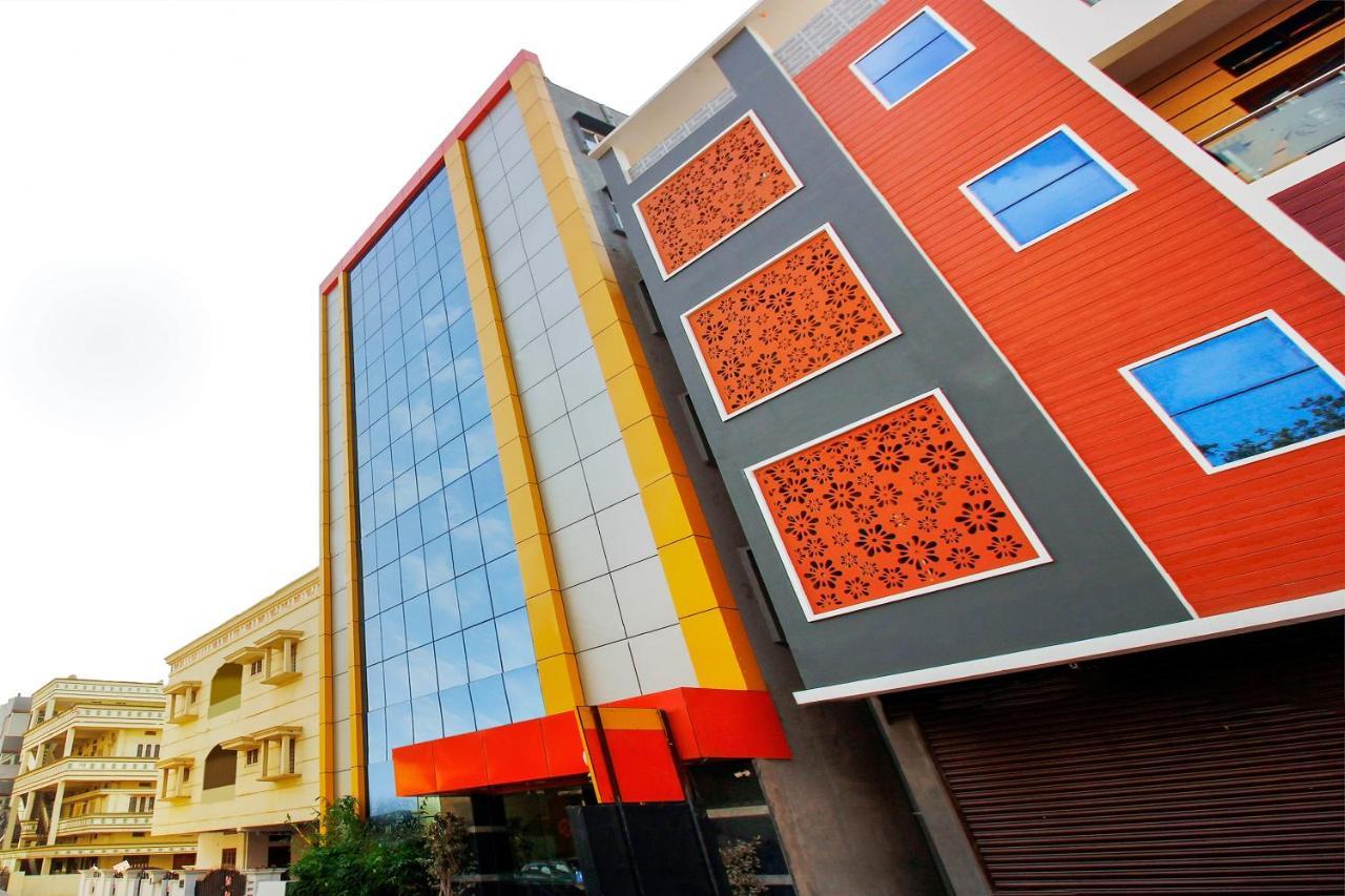 Oyo 29131 Hotel Mn Grand Shamshabad Esterno foto