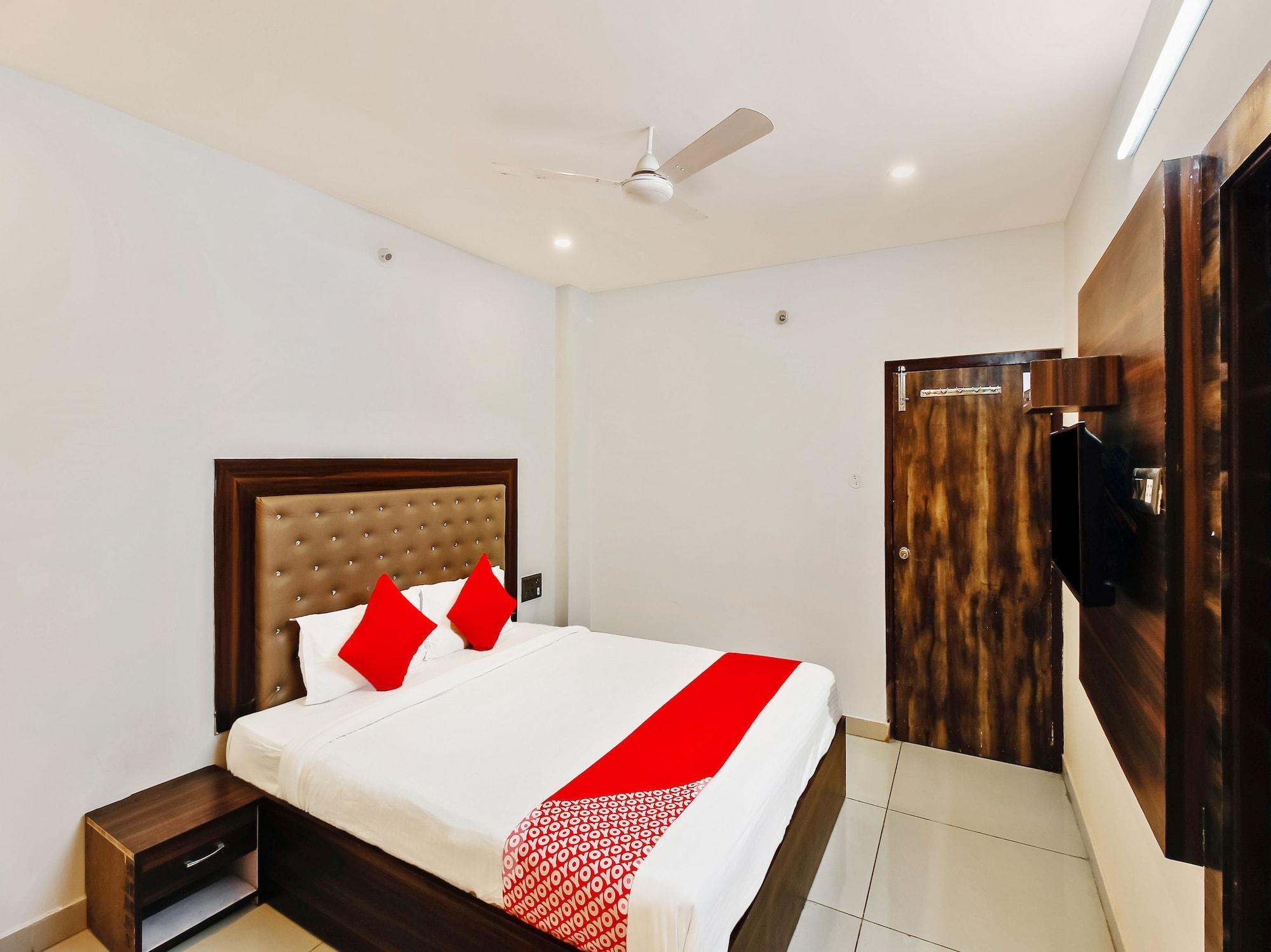 Oyo 29131 Hotel Mn Grand Shamshabad Esterno foto
