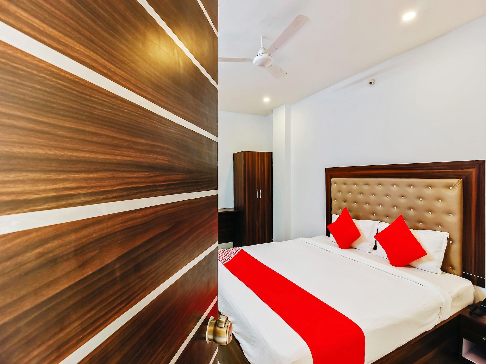 Oyo 29131 Hotel Mn Grand Shamshabad Esterno foto