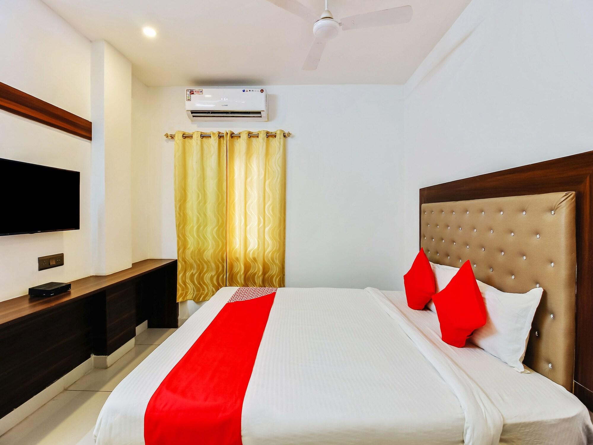 Oyo 29131 Hotel Mn Grand Shamshabad Esterno foto