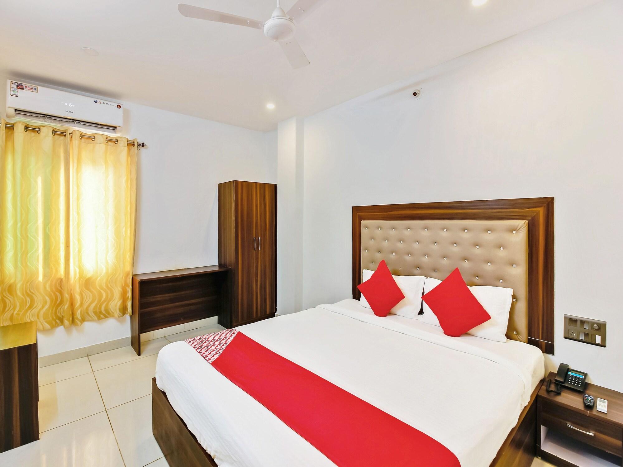 Oyo 29131 Hotel Mn Grand Shamshabad Esterno foto