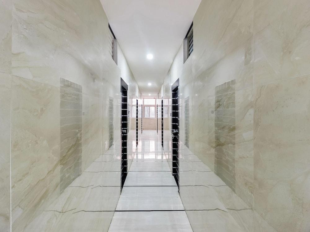 Oyo 29131 Hotel Mn Grand Shamshabad Esterno foto