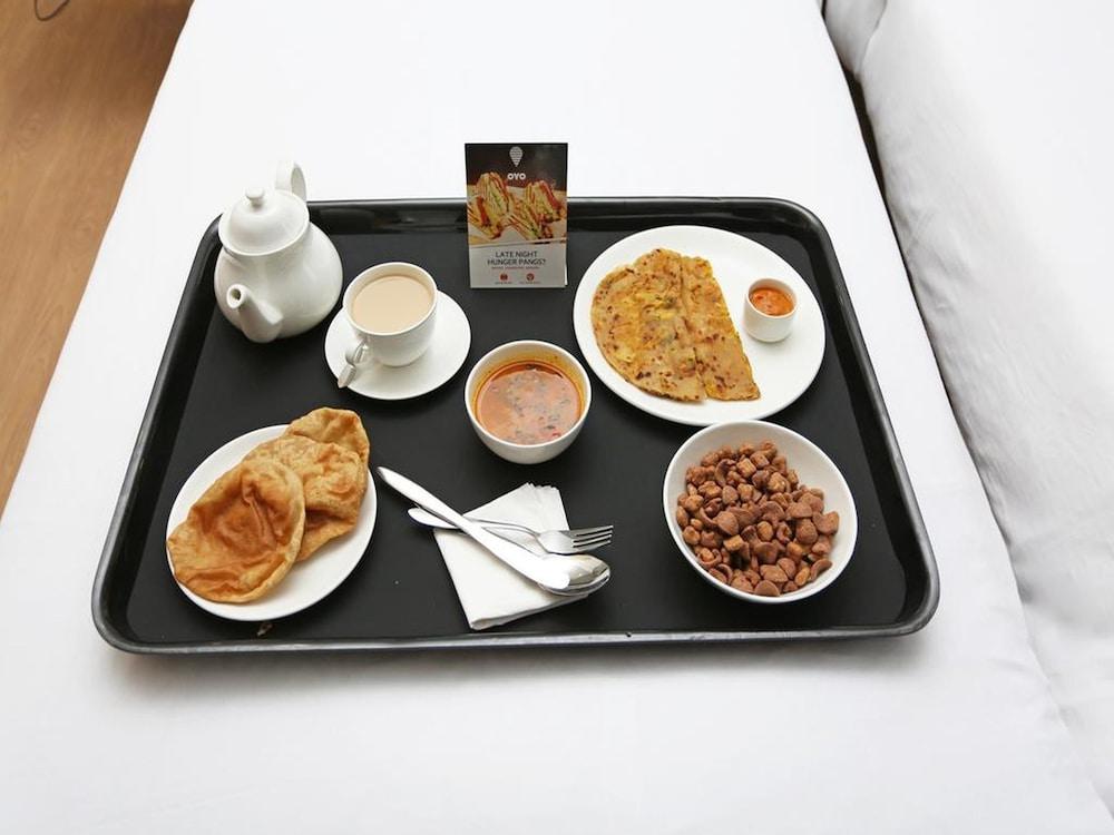 Oyo 29131 Hotel Mn Grand Shamshabad Esterno foto