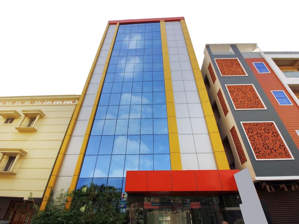 Oyo 29131 Hotel Mn Grand Shamshabad Esterno foto