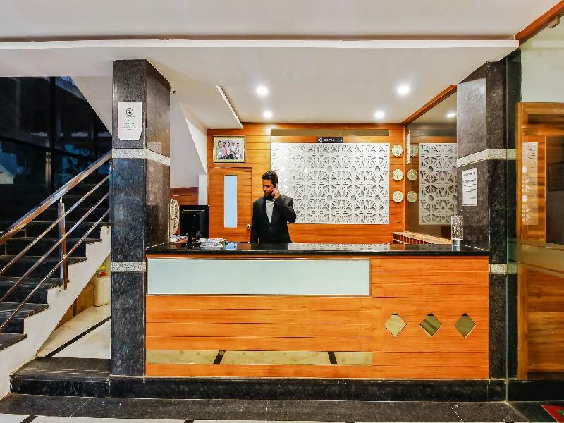 Oyo 29131 Hotel Mn Grand Shamshabad Esterno foto